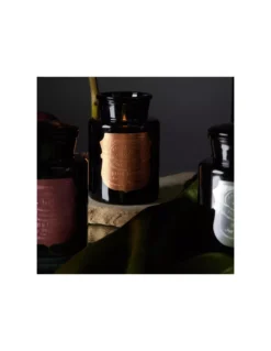 Baltic Amber - Apothecary Black Candle Paddywax -Magasin De Bougies Parfumées Pour La Maison baltic amber apothecary black candle paddywax 5