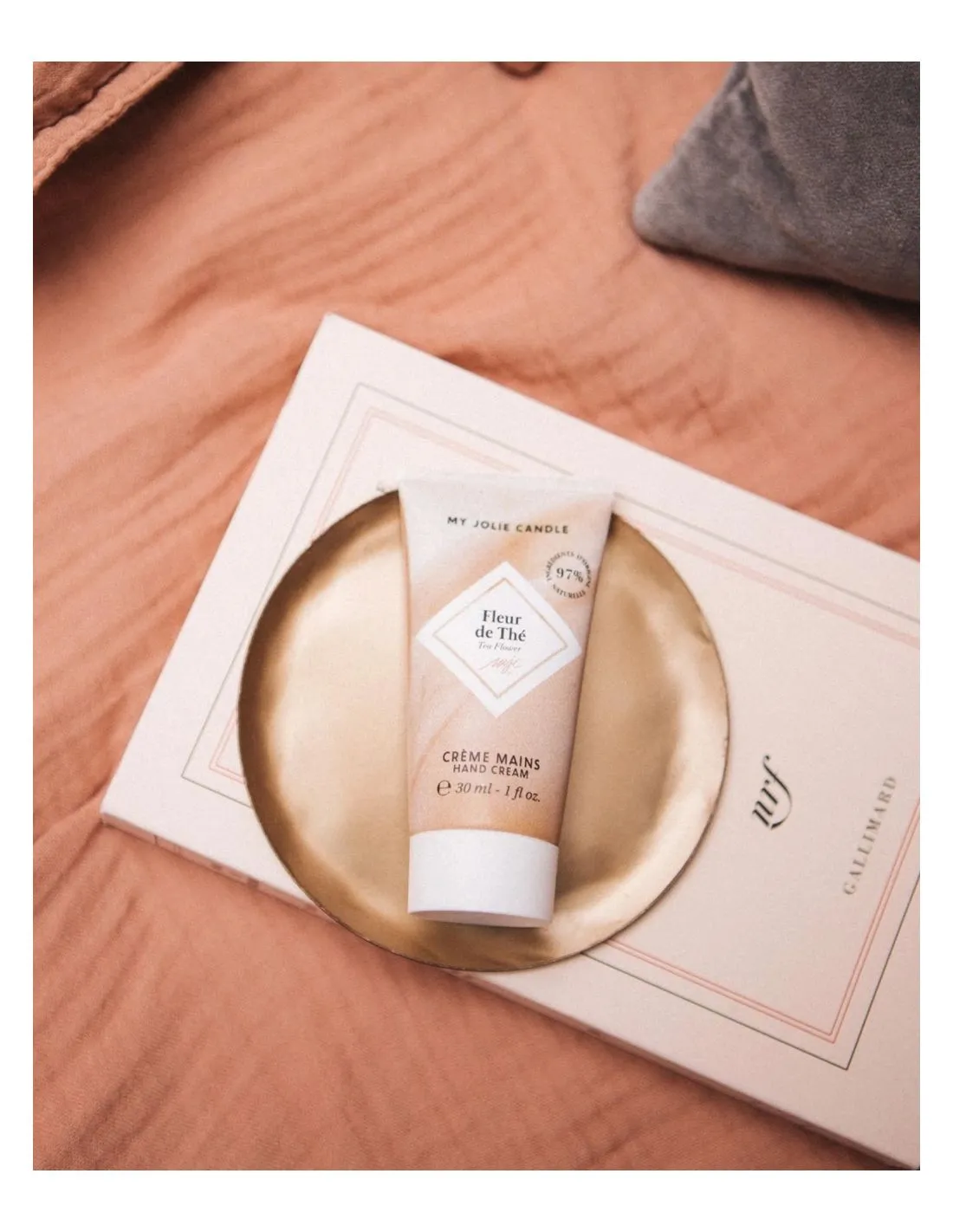 Coffret Bougie Et Crème Fleur De Thé 7 Coffret Bougie Et Crème Fleur De Thé – Image 5