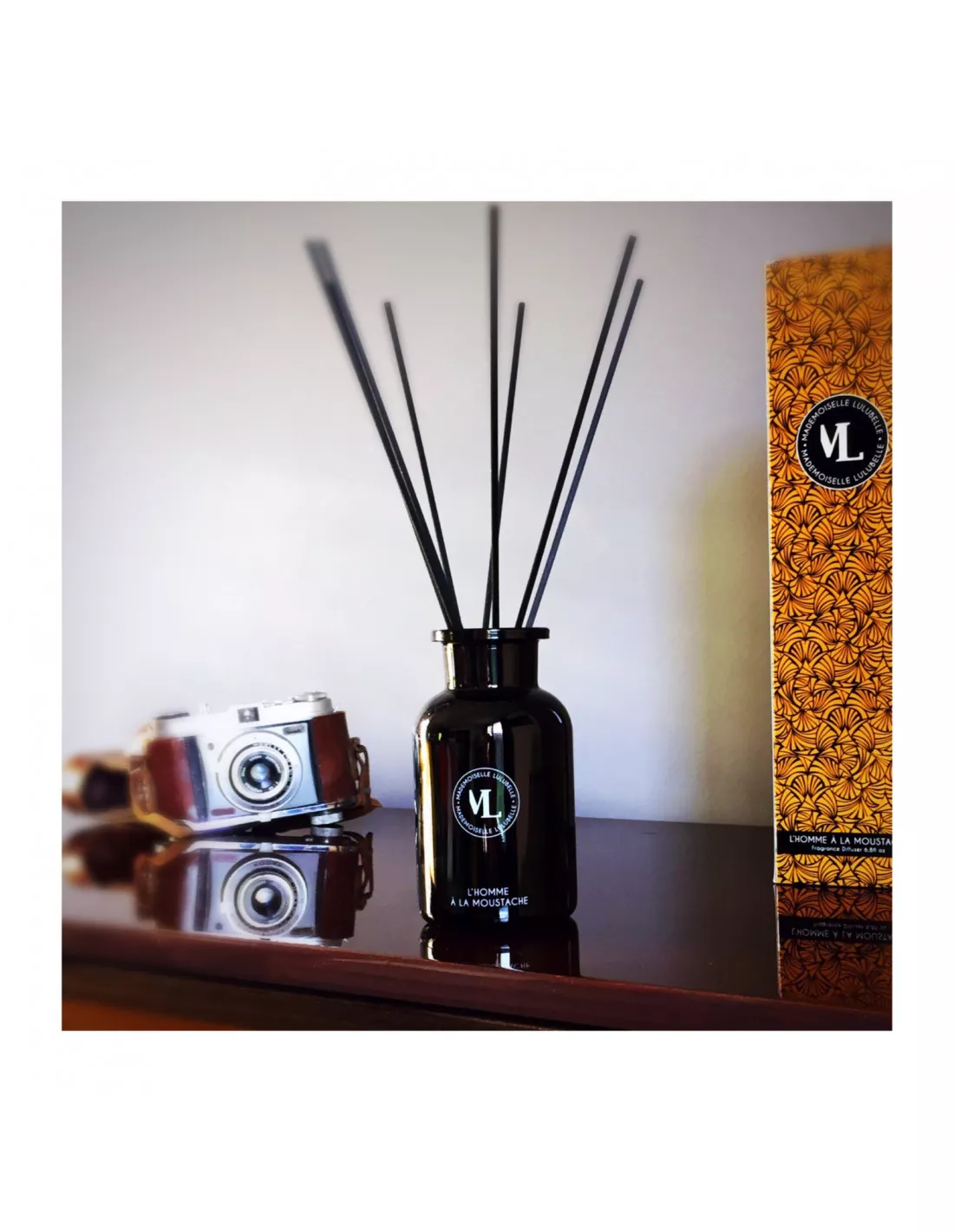 Diffuseur L'homme à La Moustache - Mademoiselle Lulubelle 4 Diffuseur L'homme à La Moustache - Mademoiselle Lulubelle – Image 2