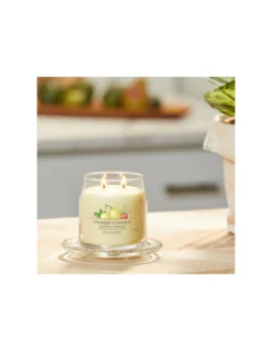 Yankee Candle Limonade Glacée Aux Fruits Rouges - Moyenne Bougie 2 Mèches -Magasin De Bougies Parfumées Pour La Maison limonade glacee aux fruits rouges moyenne bougie 2 meches 3